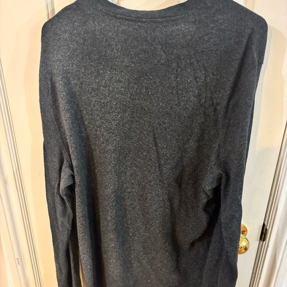 roots long sleeve sweatshirt like (thin material) - Picture 4 of 5